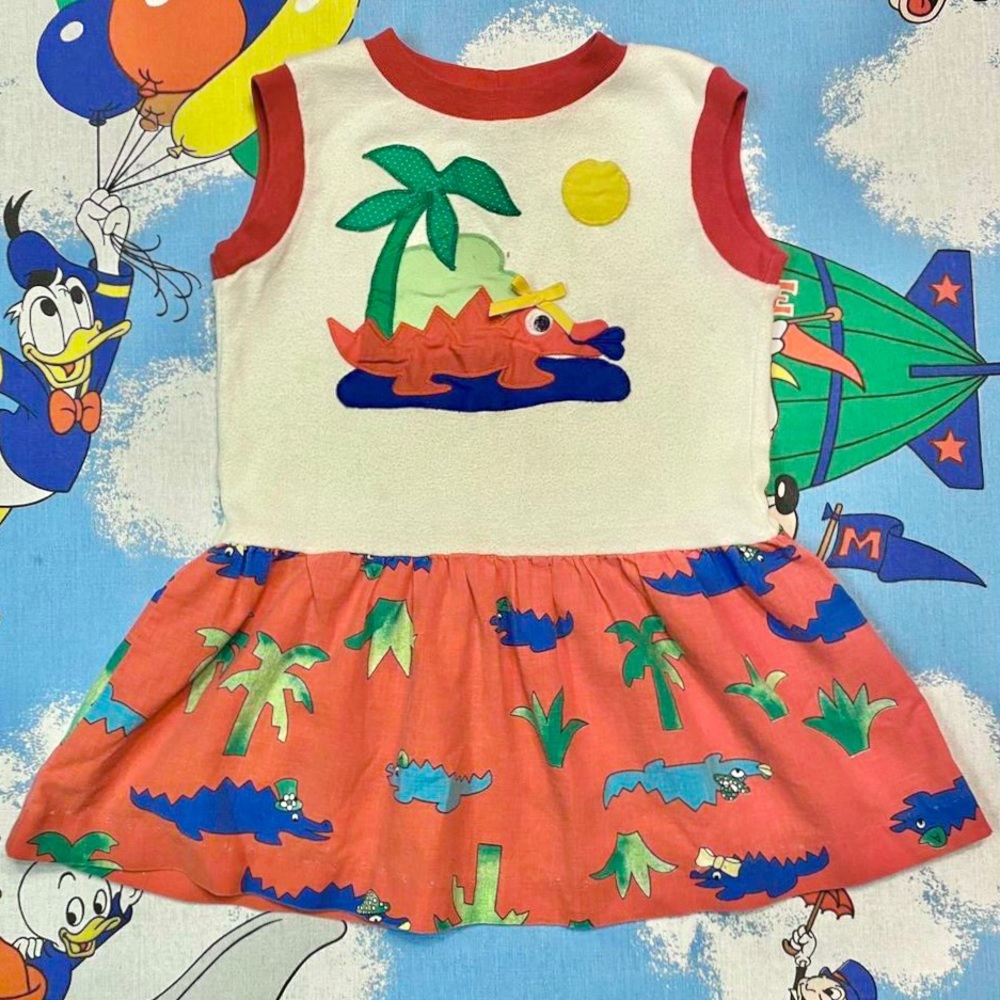 Vintage 80s red, white blue & green dinosaurs kids dress 🦖